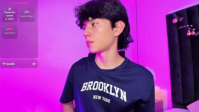 Aron_valverde live sex cam