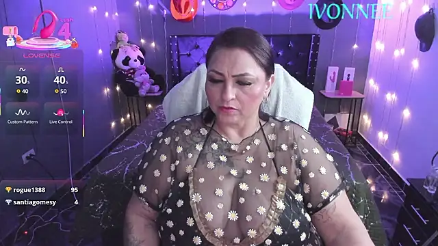 Ivonnee__'s cam snapshot