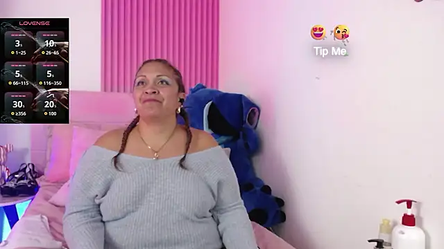 scarlettbooty live sex cam