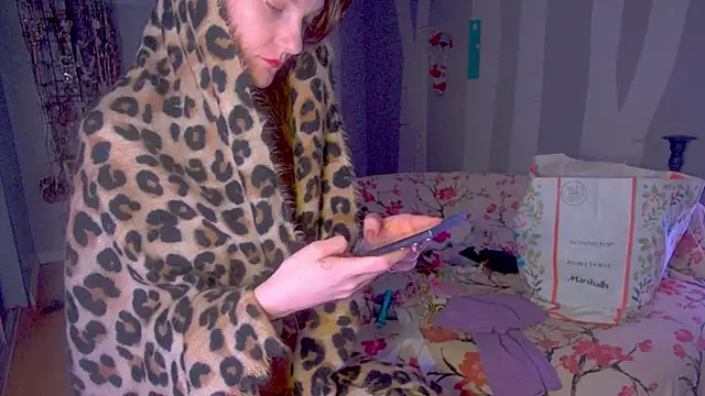 YourFavCanadianMILF's cam snapshot