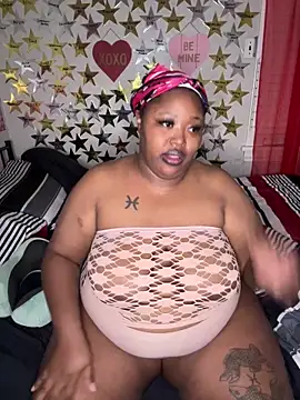 Chocolatebunnyxx96's cam snapshot