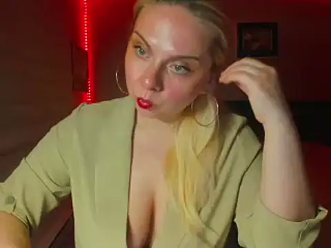 HappyIva's cam snapshot