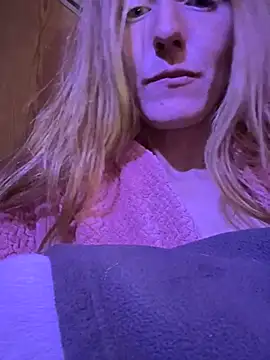 GoldenFlameGoddess live sex cam