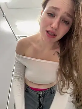 RussianWoman's cam snapshot