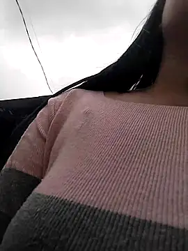 AlilaK2's cam snapshot