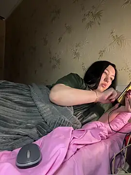 Naughtbaby_2025's cam snapshot