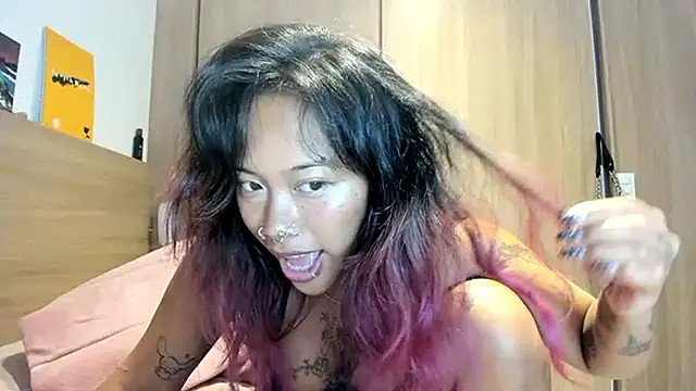 heavenngirlyy444's cam snapshot