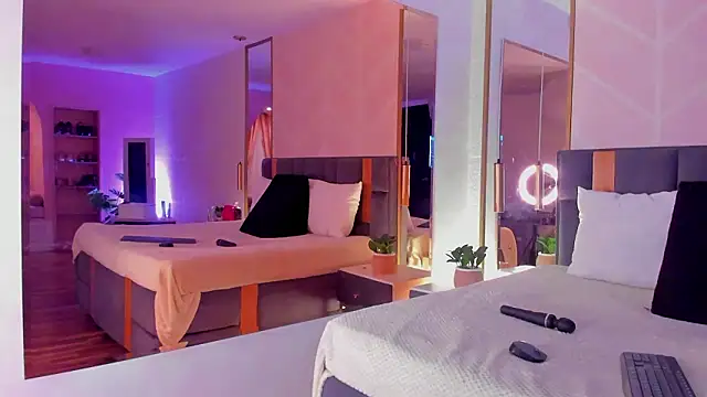 GabyPetit live sex cam