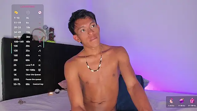 santinaughty live sex cam