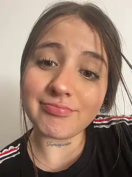 Sabrina_Lennox live sex cam