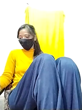 Cute-Naavya live sex cam