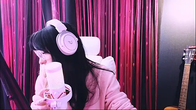 Avi_Nile live sex cam