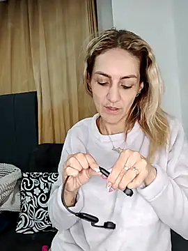 Monita_Med live sex cam