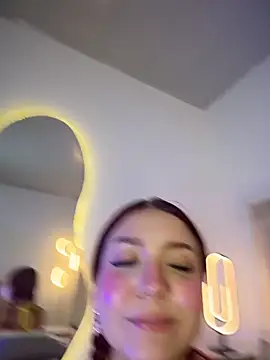 Mia_Juicyberry live sex cam