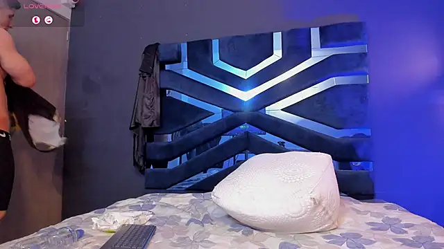 Johan_Williams_07's cam snapshot