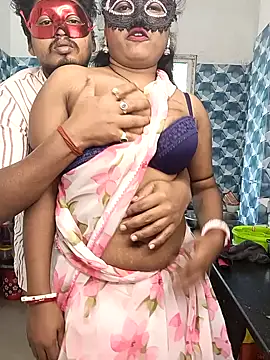 Love-Birds2's cam snapshot