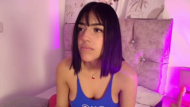 Dulce_Bella_'s cam snapshot