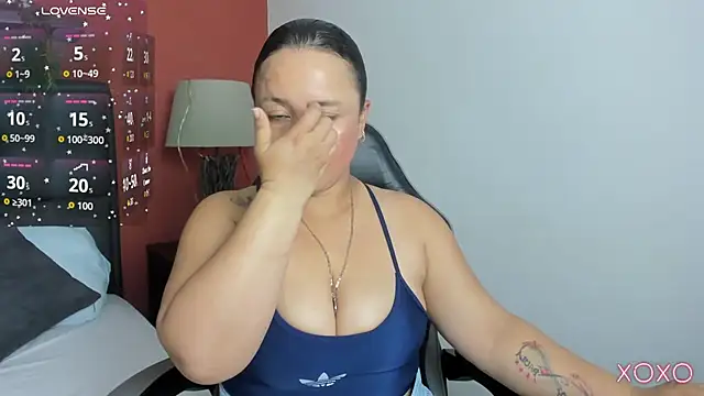 linda_rios_'s cam snapshot