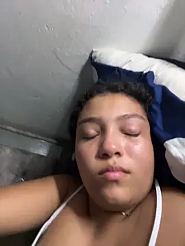 PetiteKattia's cam snapshot