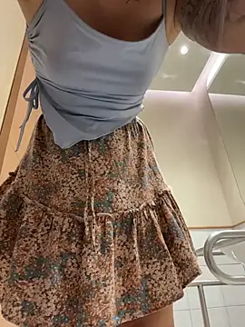 MiraReach live sex cam