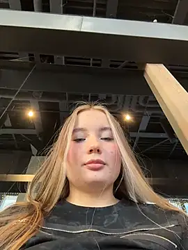 VineraSweet's cam snapshot