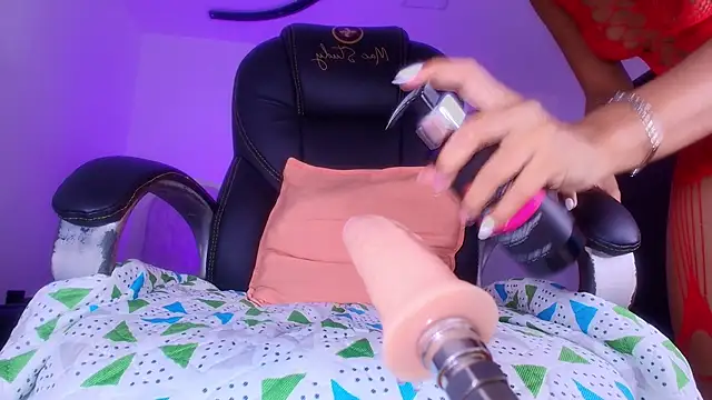 naomi_kyse's cam snapshot