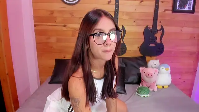 AlanaJones1's cam snapshot