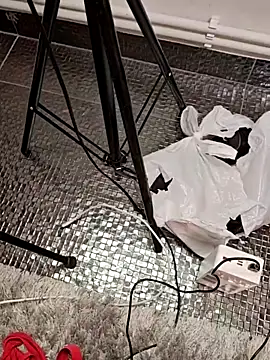 AvaDivaMilf live sex cam