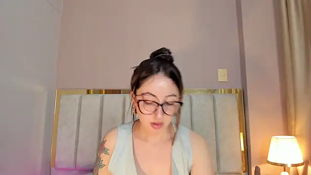 Emilywatsonn's cam snapshot