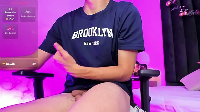 Aron_valverde live sex cam