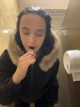 MiaTee's cam snapshot