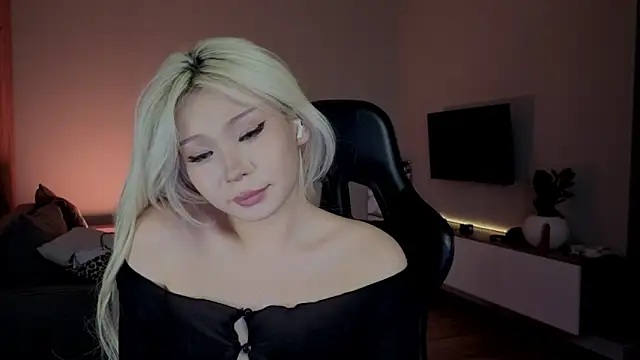 RileyMee's cam snapshot