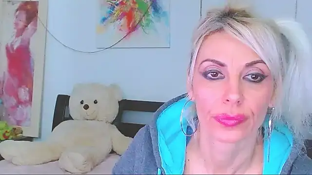 HoneyLara's cam snapshot