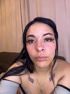 cristal__violetaa's cam snapshot