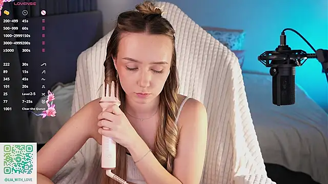 HollisBeckett live sex cam