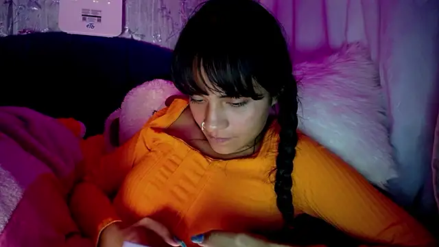 Samara_Homescapes's cam snapshot