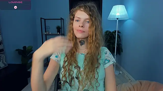 RayaNenlia live sex cam