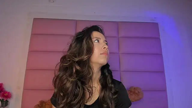 little-Emma's cam snapshot