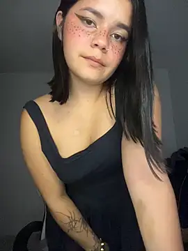 2Angela_'s cam snapshot