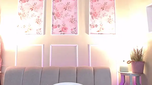 CurlyDani's cam snapshot