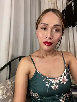 RomanticPearlTS live sex cam