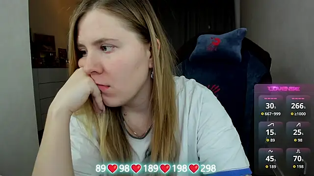 Olivia_Munk's cam snapshot