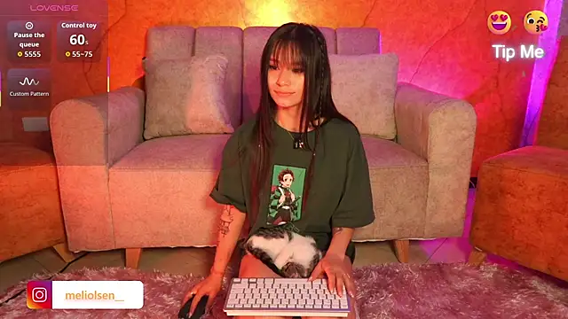 Alisha_Olsen_'s cam snapshot