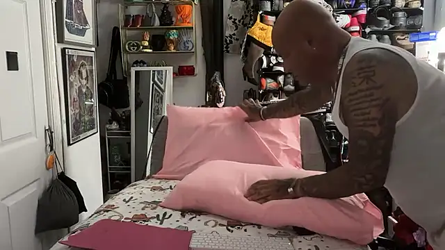 lovetatts64's cam snapshot