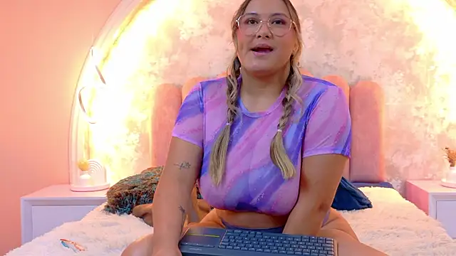 MiaLaurents's cam snapshot