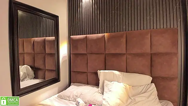 Sussy_Vixen's cam snapshot