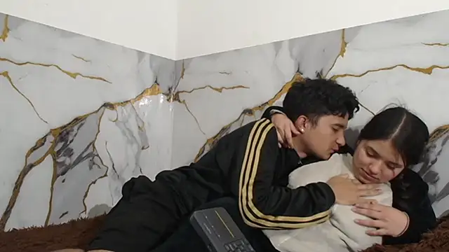 SaraAndThomas's cam snapshot