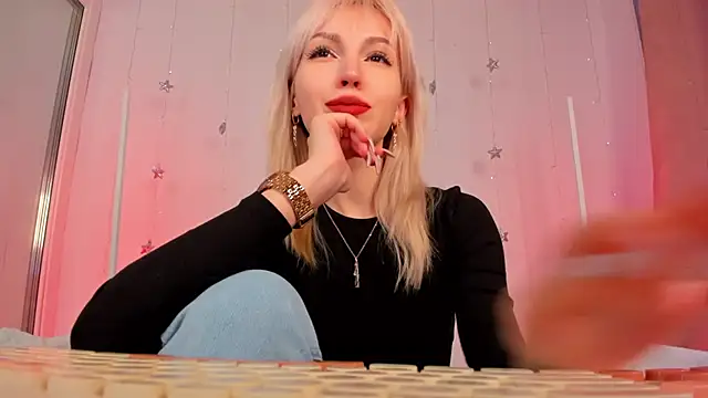 LisaFoxyMe's cam snapshot