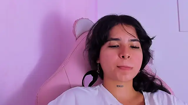 _vaiolet_owo's cam snapshot