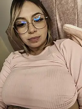 BellaDonna_16's cam snapshot